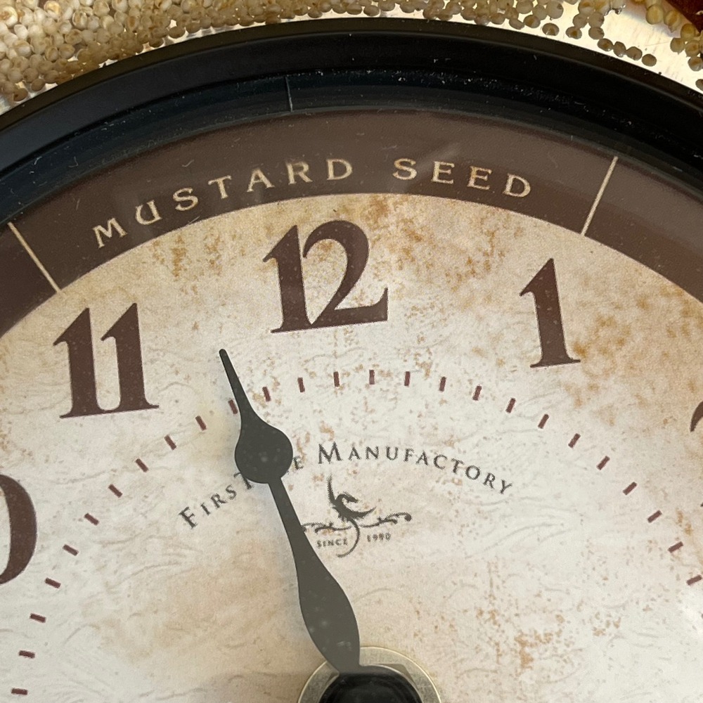 Vintage 1970s Resin Spice Wall Clock Lucite Retro Mid Century Kitchen Decor - Picture 9 of 11